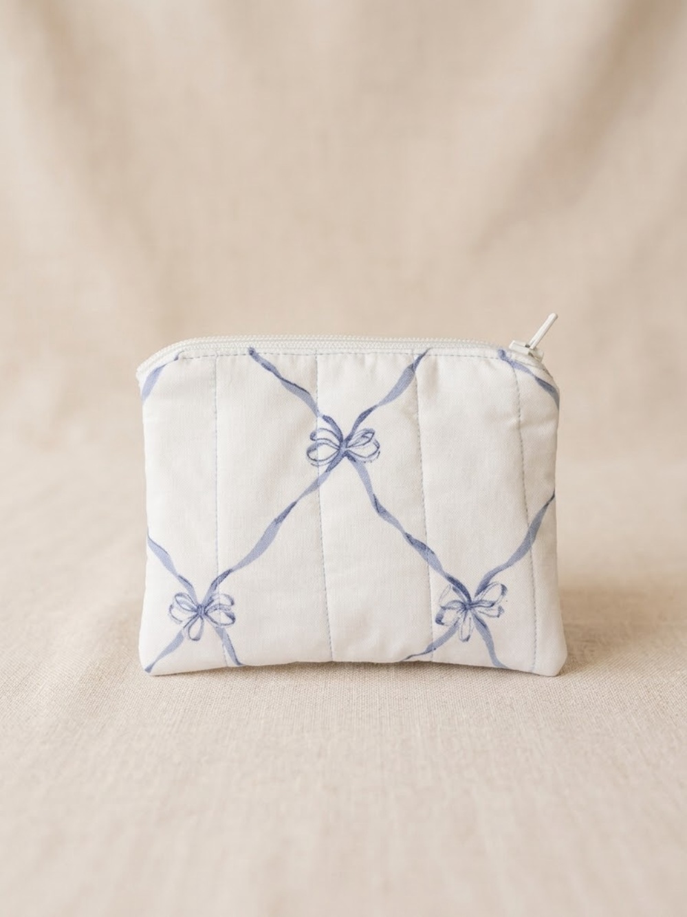 Quilted Ribbon Pattern Zip Pouch - White & Light Blue